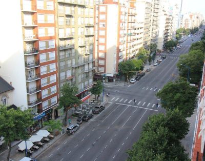 Ficha 223 Departamento de Dos Ambietnes con Dependencia de Servicio a La Calle con Balcon