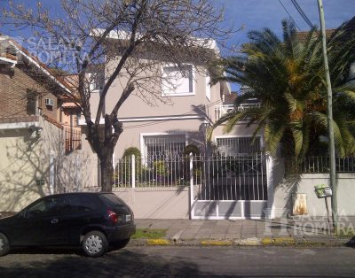 Casa en Alquiler Temporario – con Terraza y 3 Dorm. – Olivos – Vias/maipu