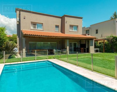 Alquiler de Verano por Enero en El Barrio La Laguna – 3 Dorm., Jardín y Pileta