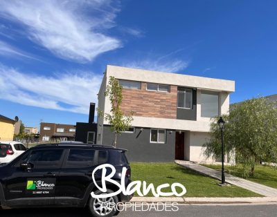 Alquiler Verano! Moderna y Super Luminosa Casa en San Gabriel – Villanueva