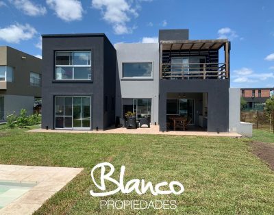 Alquiler de Verano! de Hermosa Casa con Pileta en Barrio El Cantón – Norte