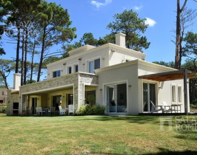 Alquiler Temporal: Casa 4 Dorm. en Laguna Blanca