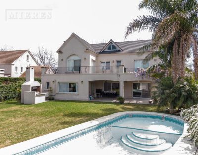 Casa en Alquiler Temporario por Enero en Santa María de Los Olivos