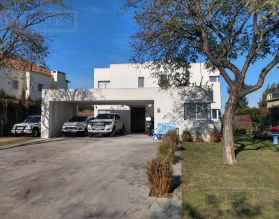 Casa en Alquiler de Noviembre a Marzo en Lote Al Golf – San Isidro Labrador.