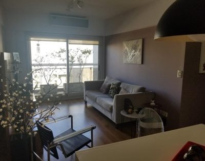 ¡Piso Alto, con 2 Dorm., Balcón en Barrio Norte!