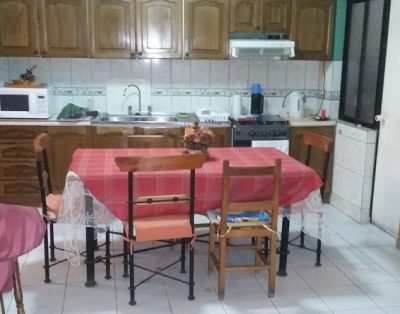 470.000 Arriendo mensual casa con estacionamiento privado pleno centro iquique