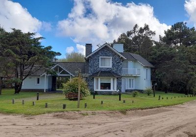 Codigo 642 – Pinamar – Casa En Alquiler