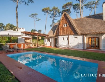 Pinares, Amplia Casa Con Piscina – Punta Del Este Pinares