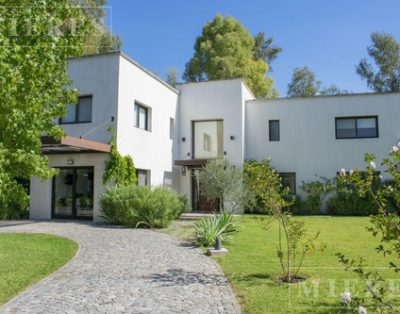 Casa En Alquiler Temporario Sobre Dos Lotes En Las Beatrices