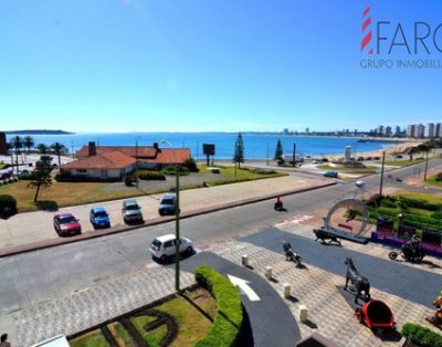 Apartamento En Mansa 3 Dormitorios Con Terraza – Punta Del Este Mansa