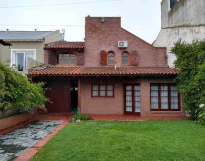 Chalet Y Quincho En La Mejor Zona De Necochea. Cerca De La Playa, Parque Y Peatonal