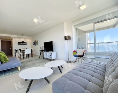 Excelente Apartamento De 2 Dormitorios Y Dependencia De Servicio Frente Al Mar – Punta Del Este Brav