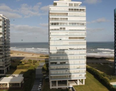 Venta De Apartamento De 1 Dormitorio En Brava En Edificio Torre Marina Punta Del Este – Punta Del Es