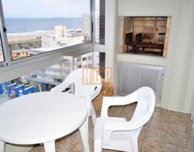 Terraza Cerrada Con Parrillero Propio Frente Al Mar – Punta Del Este Mansa