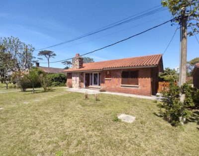 Casa En La Mansa En Alquiler, A Cuadras Del Mar, 3 Dormitorios Y Parrillero! – Punta Del Este Mansa