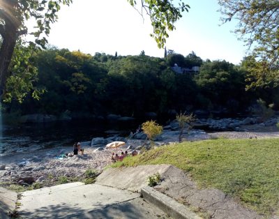 Alquiler Casa Costanera frente al Rio en Villa Carlos Paz