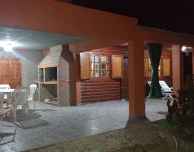 Cabaña Para 6 Personas, Cancha De Futbol Y Voley – $ 10.000