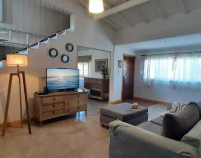 Casa Cálida y Moderna en Villa Gesell