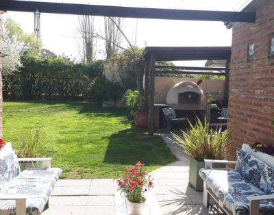 Chalet en zona parque, con pileta, a 9 cuadras del mar