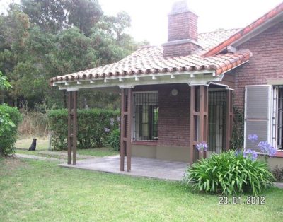 Casa en una zona tranquila y arbolada