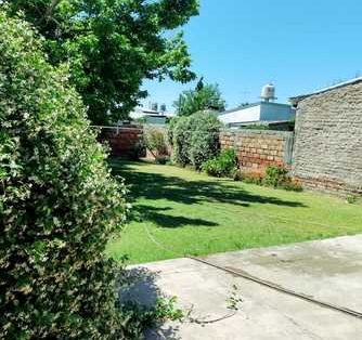 alquilo casa en Barrio Residencial