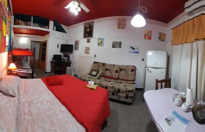 Habitación con baño para turistas solo por día.