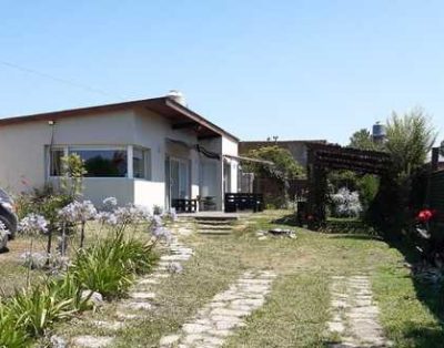 Casa 2 habitaciones y gran jardín en Acantilados