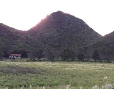 Excepcional casita de campo sobre el Río Grande al pie de los cerros Los Nonos en Traslasierra