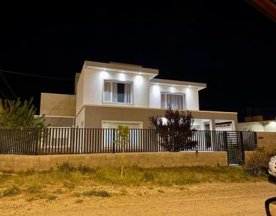 Casa con pileta climatizada ( hasta 6 pax )