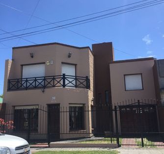 HERMOSO CHALET NECOCHEA (para 5 personas)