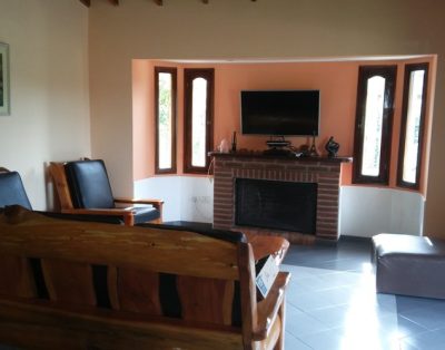 CASA CON PILETA EN PINAMAR 200 mt DEL MAR hasta 7 personas