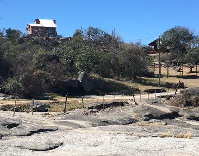 Casa frente al arroyo con vista panorámica a los gigantes