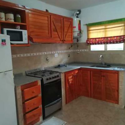 Casa a 100 metros playa 300 mtrs de centro 2 dormit patio parrilla temp 2025