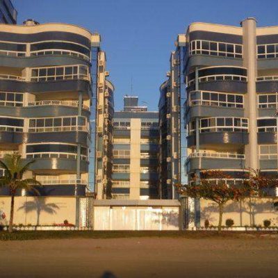 Apartamento frente para praia 4 quartos com ar – centro