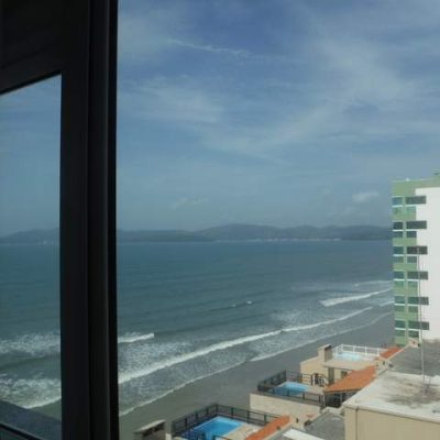 Apartamento com 4 quartos com vista para o mar – meia praia