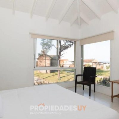 En venta casa 5 dorm. 5 baños playa montoya