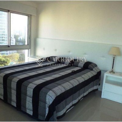 Apartamento en alquiler playa brava 3 dorm.