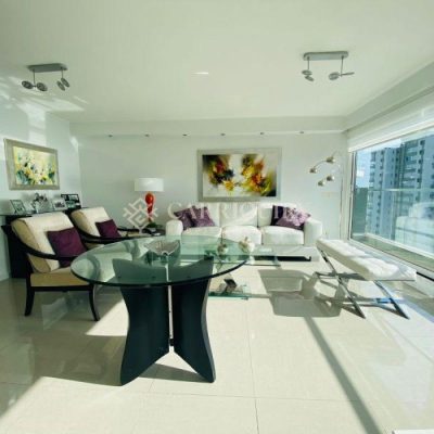 Apartamento en alquiler temporario playa mansa 3 dorm.