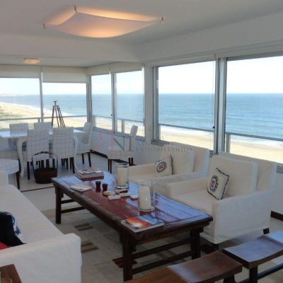 Precioso apartamento frente al mar