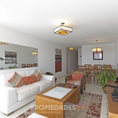 Departamento 2 dorm., 3 baños, punta del este