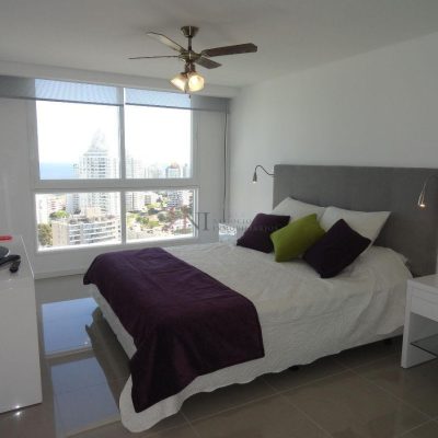 Piso alto con buena vista al mar