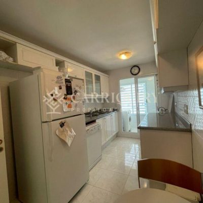Alquiler temporario de apartamento 3 dorm. y dep. en playa mansa, punta del este.