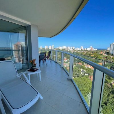 Piso alto, con excelente vista a la playa mansa
