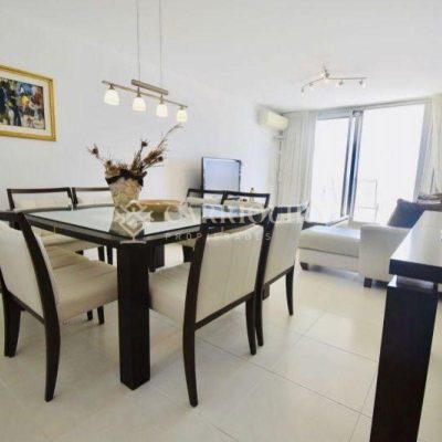 Apartamento en alquiler temporario playa mansa 2 dorm. seasons tower