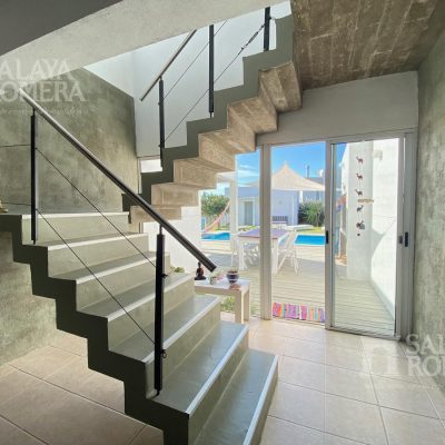 Venta: casa 5 dorm. primera linea montoya la barra