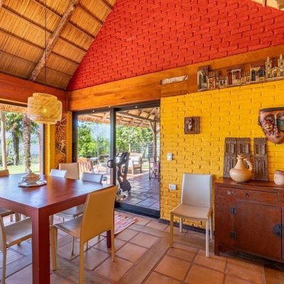 Excelente cabaña sobre la laguna del sauce