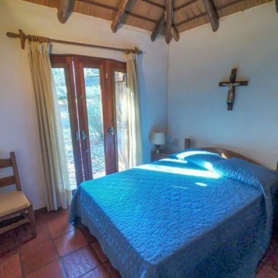 Cabaña en entorno de bosque