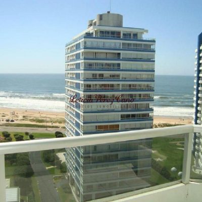Venta apartamento en playa brava, 2 dorm.