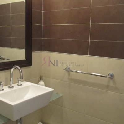 Apartamento de primer nivel con todos los servicios y buen equipamiento