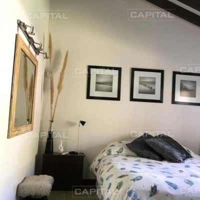 Excelente casa de cuatro dorm. en venta en pinares